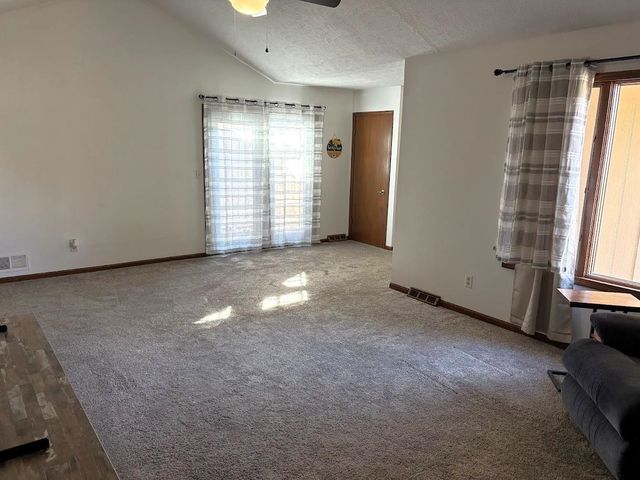 1007 Burr Oak Ln, Salina, KS 67401