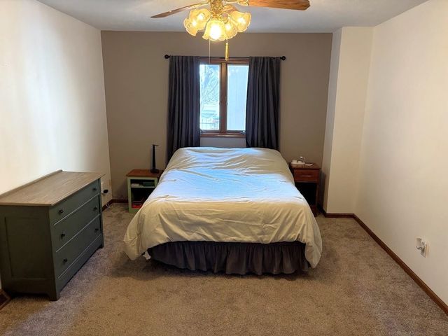 1007 Burr Oak Ln, Salina, KS 67401