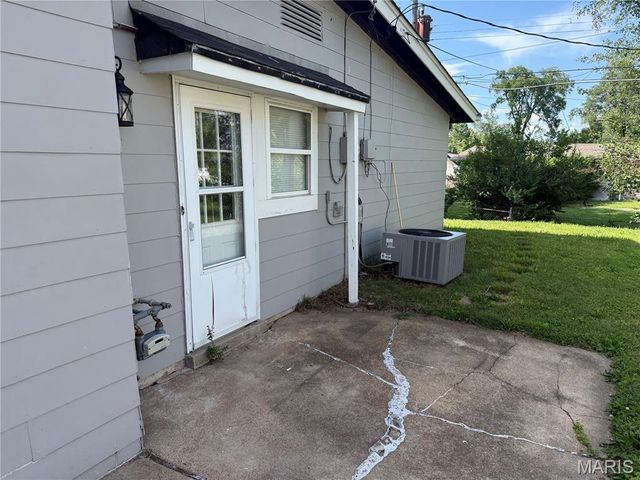 651 Southwell Lane, Florissant, MO 63031