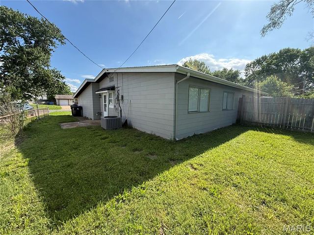 651 Southwell Lane, Florissant, MO 63031
