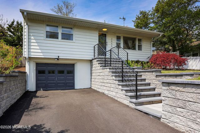 2555 Algonkin Trail, Manasquan, NJ 08736