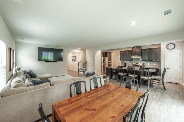 269 Grassy Glen Dr, Gallatin, TN 37066