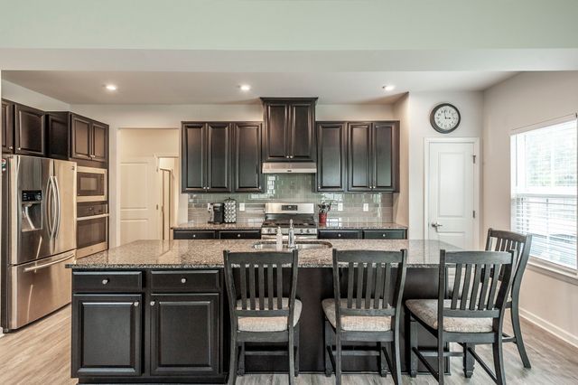 269 Grassy Glen Dr, Gallatin, TN 37066