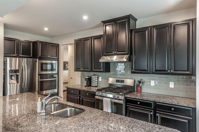 269 Grassy Glen Dr, Gallatin, TN 37066