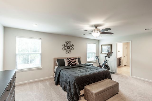 269 Grassy Glen Dr, Gallatin, TN 37066