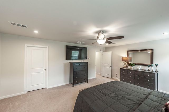 269 Grassy Glen Dr, Gallatin, TN 37066