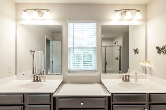 269 Grassy Glen Dr, Gallatin, TN 37066