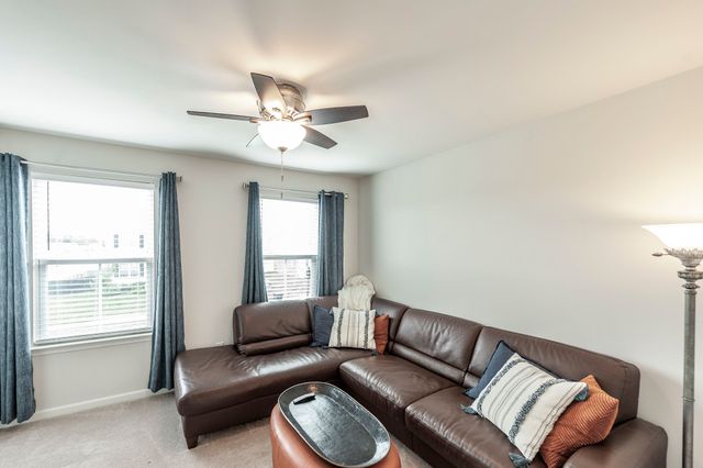 269 Grassy Glen Dr, Gallatin, TN 37066