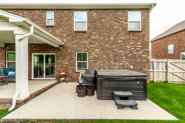 269 Grassy Glen Dr, Gallatin, TN 37066