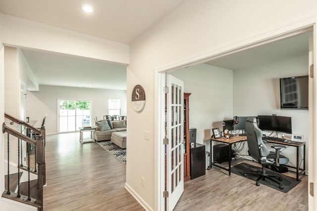 269 Grassy Glen Dr, Gallatin, TN 37066