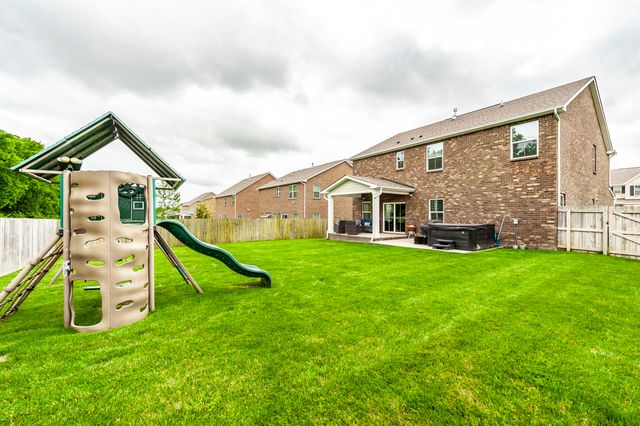 269 Grassy Glen Dr, Gallatin, TN 37066