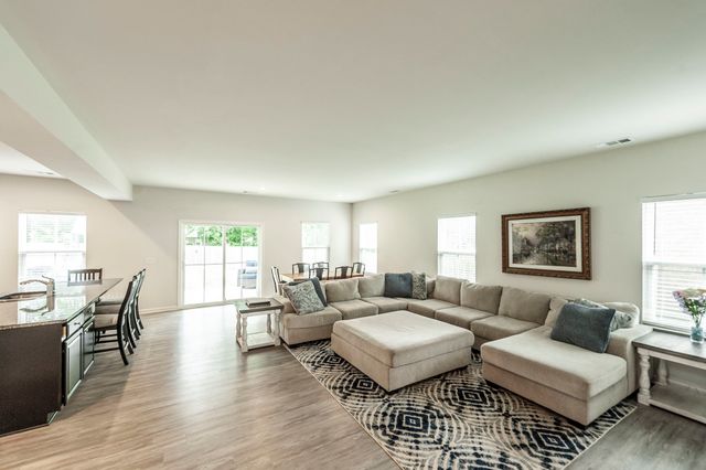 269 Grassy Glen Dr, Gallatin, TN 37066