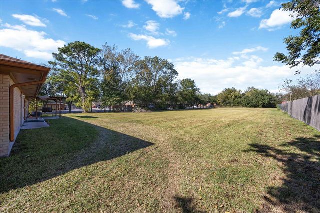 615 Massey Tompkins Road, Baytown, TX 77521