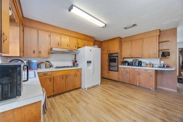 615 Massey Tompkins Road, Baytown, TX 77521