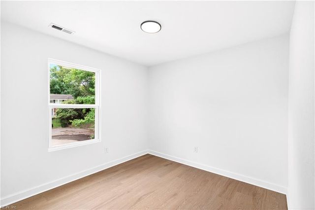 315 De Laura DR, Newport News, VA 23608