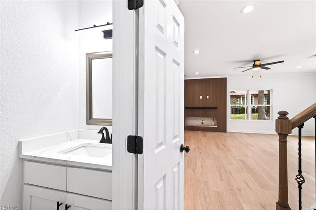 315 De Laura DR, Newport News, VA 23608