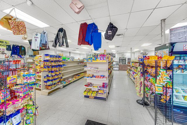 5600 W Division Street, Chicago, IL 60651