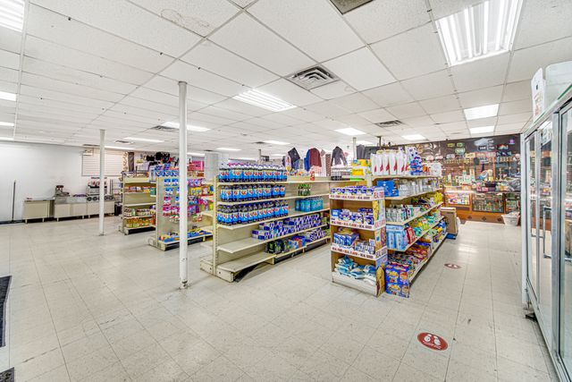 5600 W Division Street, Chicago, IL 60651