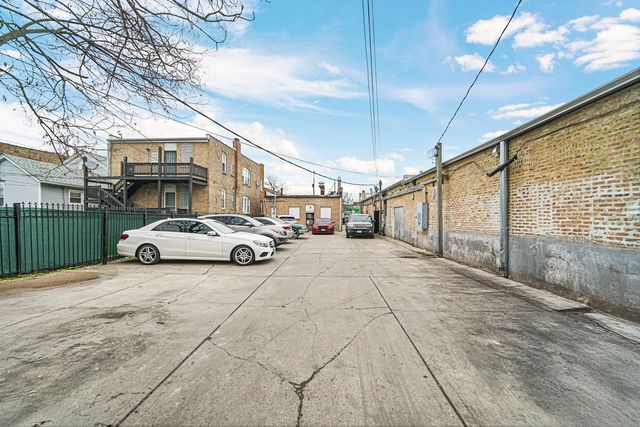 5600 W Division Street, Chicago, IL 60651