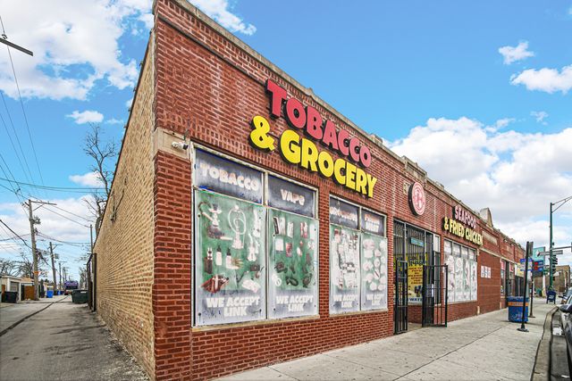 5600 W Division Street, Chicago, IL 60651