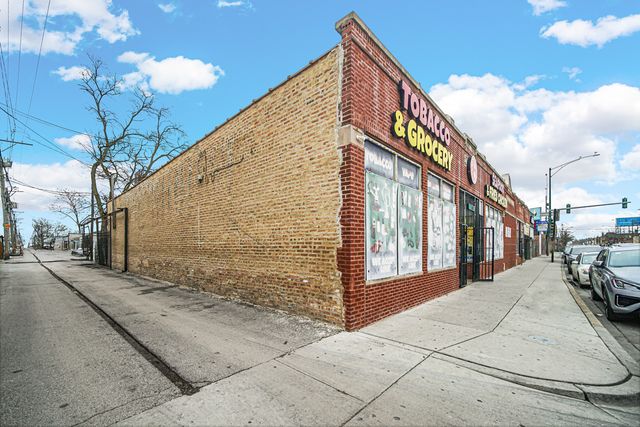 5600 W Division Street, Chicago, IL 60651