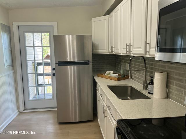 13603 LYLE Road, Jacksonville, FL 32218
