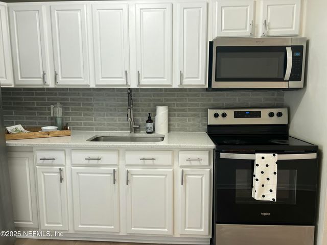 13603 LYLE Road, Jacksonville, FL 32218