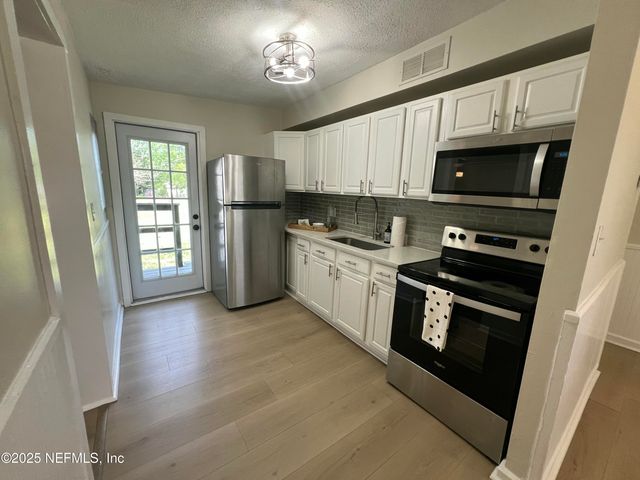13603 LYLE Road, Jacksonville, FL 32218