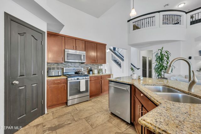 5649 VALLEY MAPLE Drive, El Paso, TX 79932