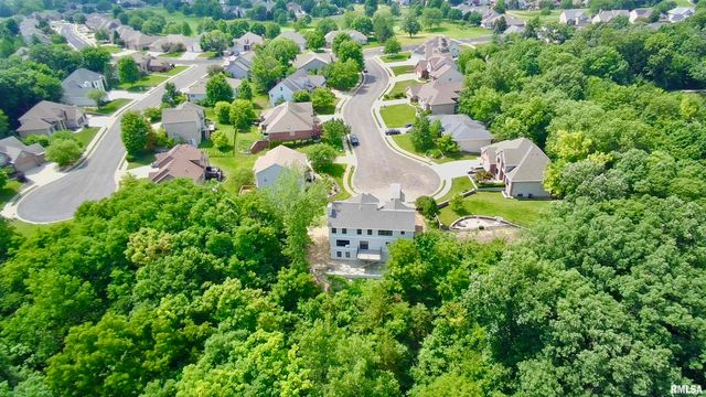 4100 W VISTARIDGE Court, Peoria, IL 61615