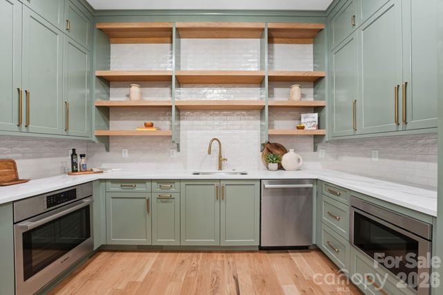 6133 Creola Road, Charlotte, NC 28270