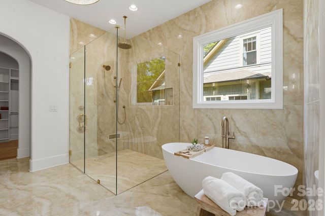 6133 Creola Road, Charlotte, NC 28270