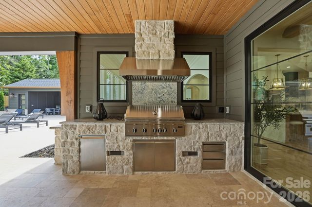 6133 Creola Road, Charlotte, NC 28270
