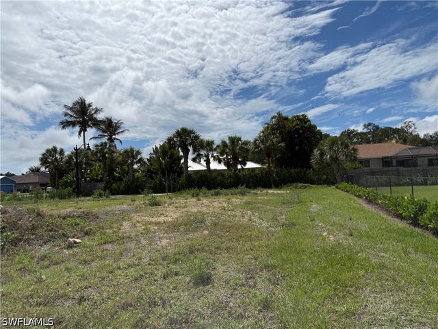 306 Riviera Tulum AVE, Naples, FL 34110