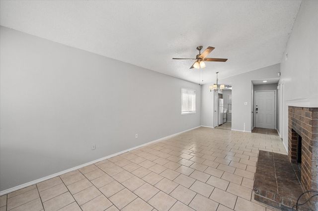 5821 Mansfield Road, Arlington, TX 76017