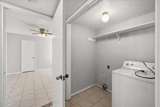 5821 Mansfield Road, Arlington, TX 76017