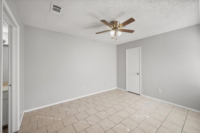 5821 Mansfield Road, Arlington, TX 76017