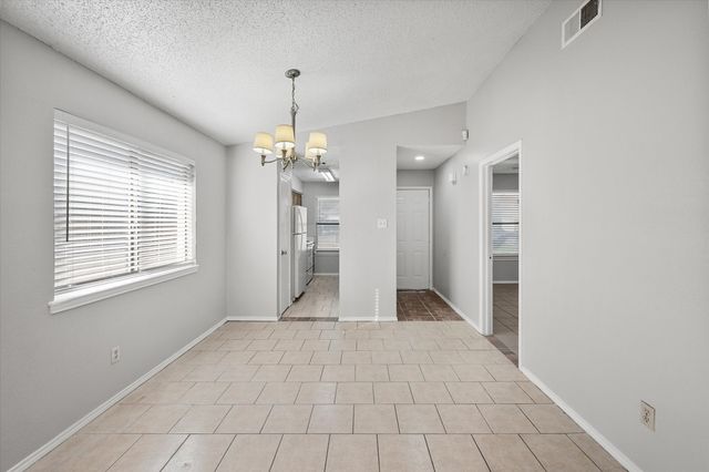 5821 Mansfield Road, Arlington, TX 76017