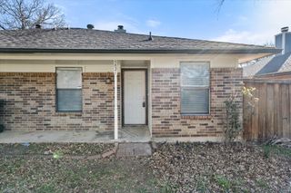 5821 Mansfield Road, Arlington, TX 76017