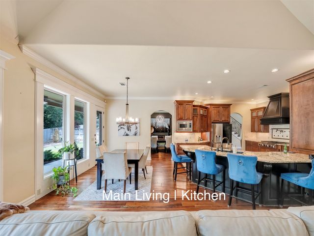 10610 S Nandina Court, Jenks, OK 74037