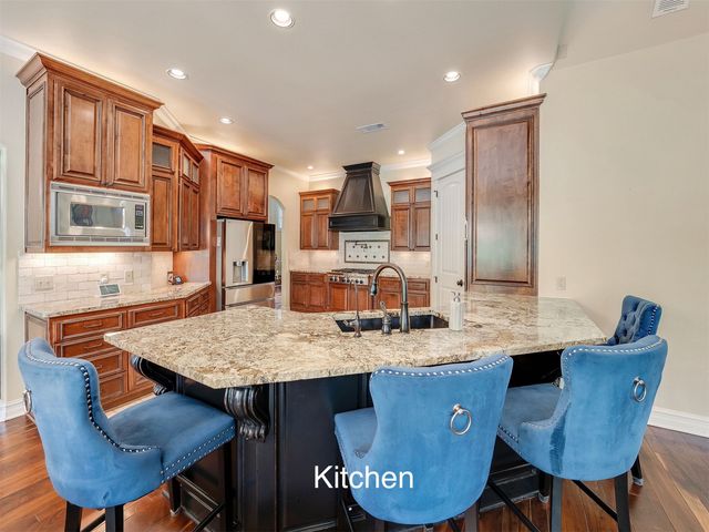 10610 S Nandina Court, Jenks, OK 74037