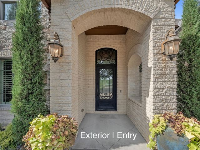10610 S Nandina Court, Jenks, OK 74037