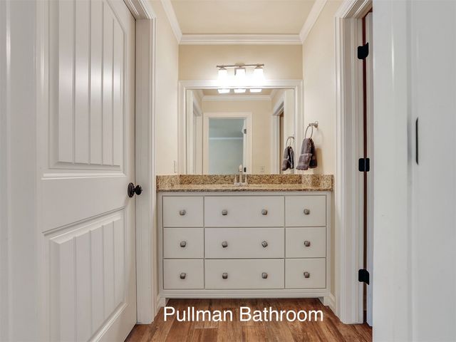 10610 S Nandina Court, Jenks, OK 74037