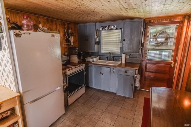 3826 E Forest Lodge Loop, Monticello, IN 47960