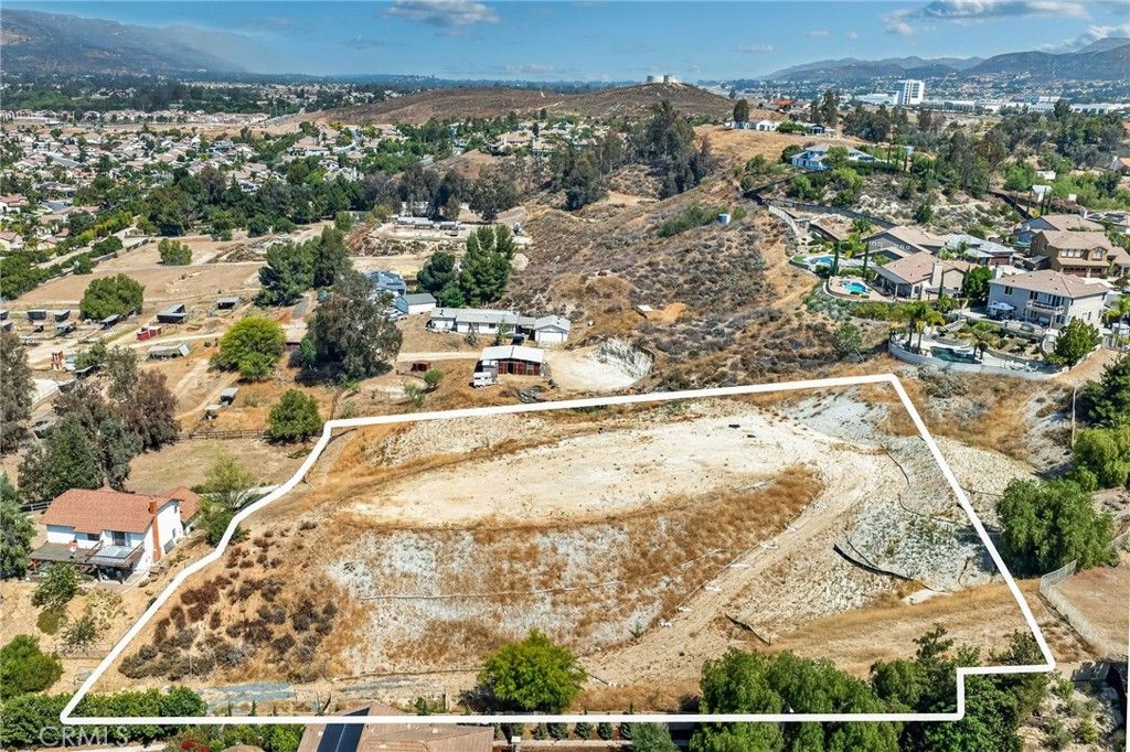 Image 2 of property listing at 23750 Adams Avenue, Murrieta, CA 92562