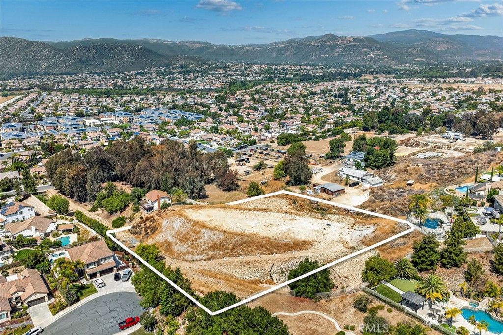Image 3 of property listing at 23750 Adams Avenue, Murrieta, CA 92562