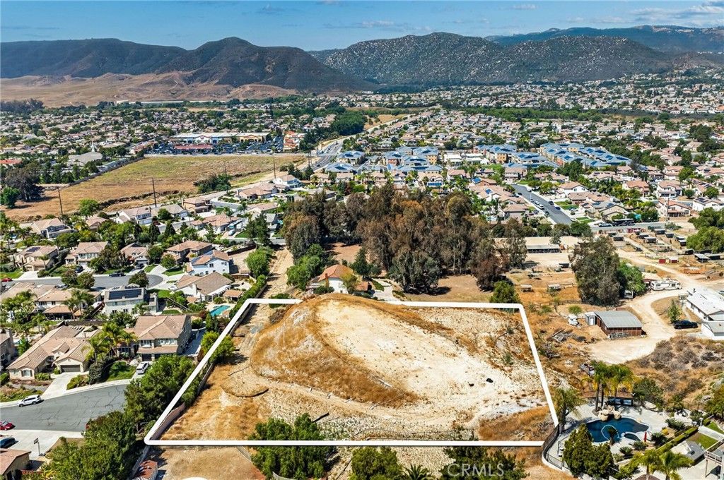 Image 4 of property listing at 23750 Adams Avenue, Murrieta, CA 92562