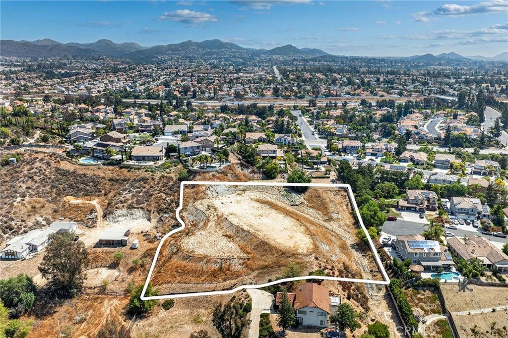 Image 8 of property listing at 23750 Adams Avenue, Murrieta, CA 92562