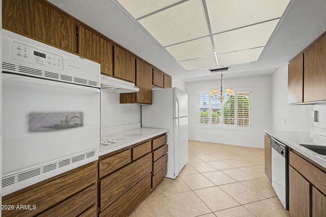 9726 W HUTTON Drive, Sun City, AZ 85351