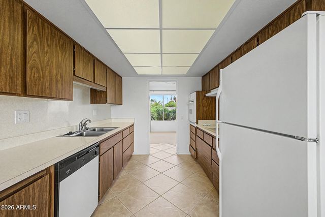 9726 W HUTTON Drive, Sun City, AZ 85351